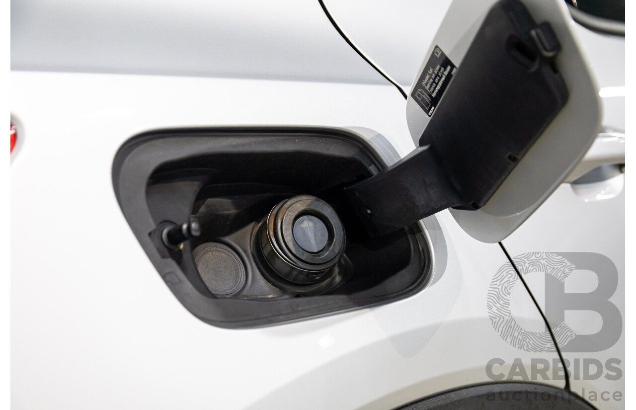 07/2018 Volvo XC40 T5 Momemtum (AWD) 536 MY18 4d Wagon Bright Silver Metallic Turbo 2.0L