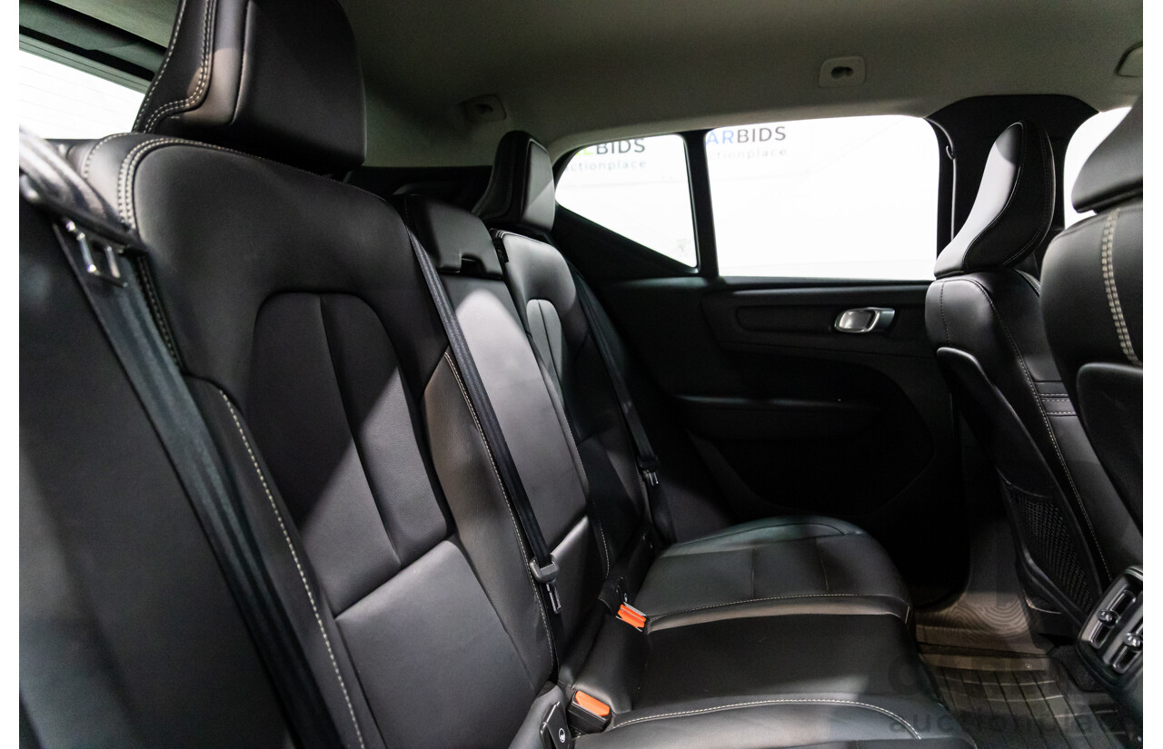 07/2018 Volvo XC40 T5 Momemtum (AWD) 536 MY18 4d Wagon Bright Silver Metallic Turbo 2.0L