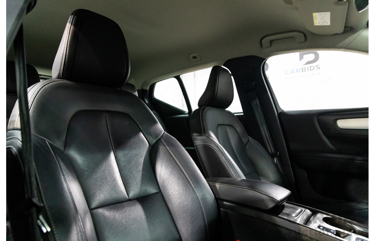 07/2018 Volvo XC40 T5 Momemtum (AWD) 536 MY18 4d Wagon Bright Silver Metallic Turbo 2.0L