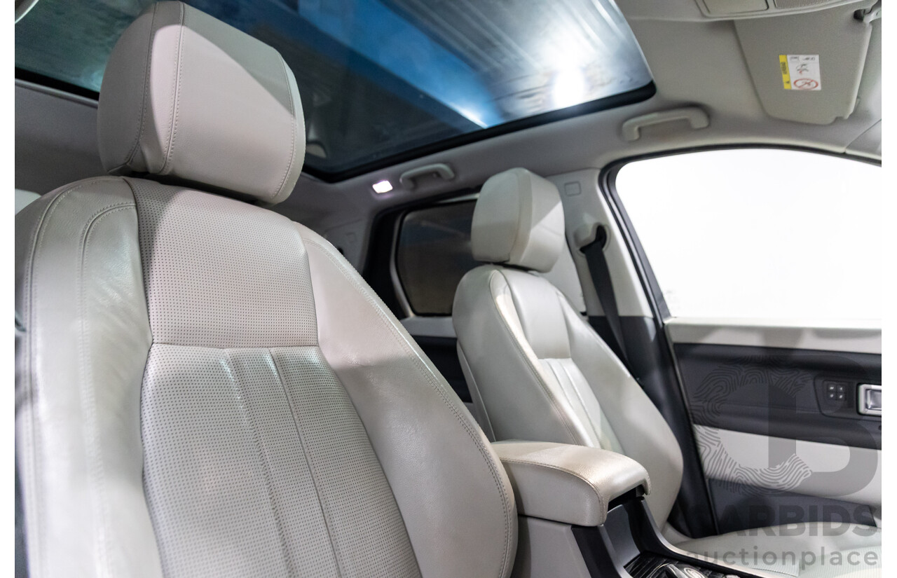 01/2016 Land Rover Discovery Sport Td4 HSE (AWD) LC MY16.5 4d Wagon Santorini Black Metallic Turbo Diesel 2.2L