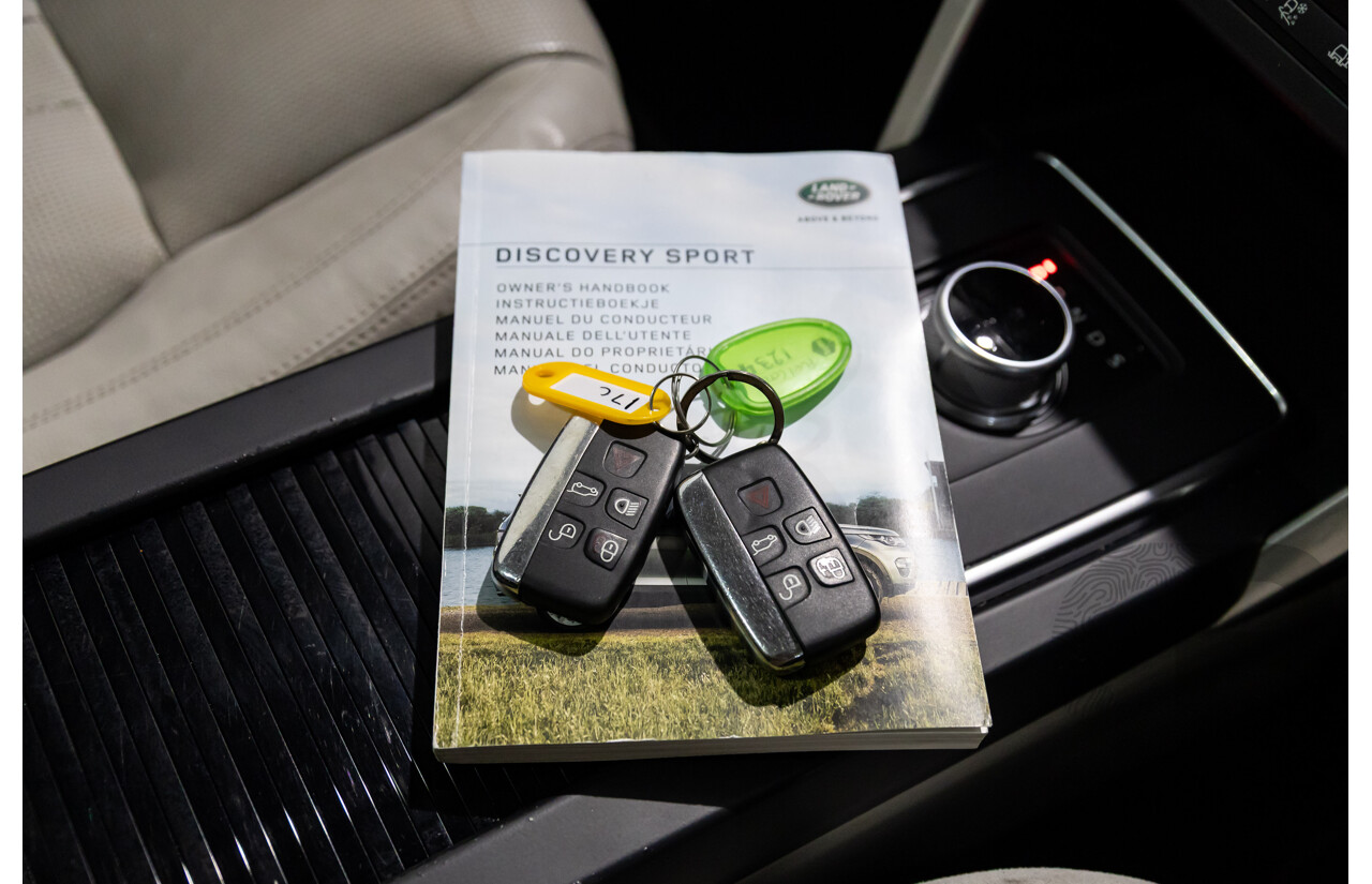 01/2016 Land Rover Discovery Sport Td4 HSE (AWD) LC MY16.5 4d Wagon Santorini Black Metallic Turbo Diesel 2.2L