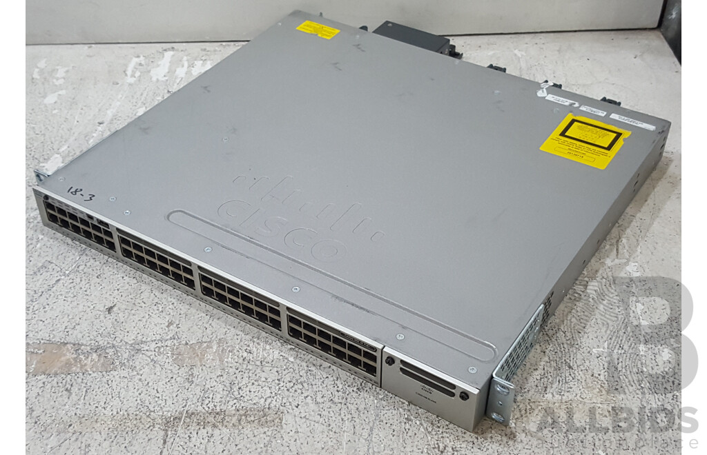 Cisco (WS-C3850-48F-S) Catalyst 3850 48 PoE+ 48-Port Gigabit Switch