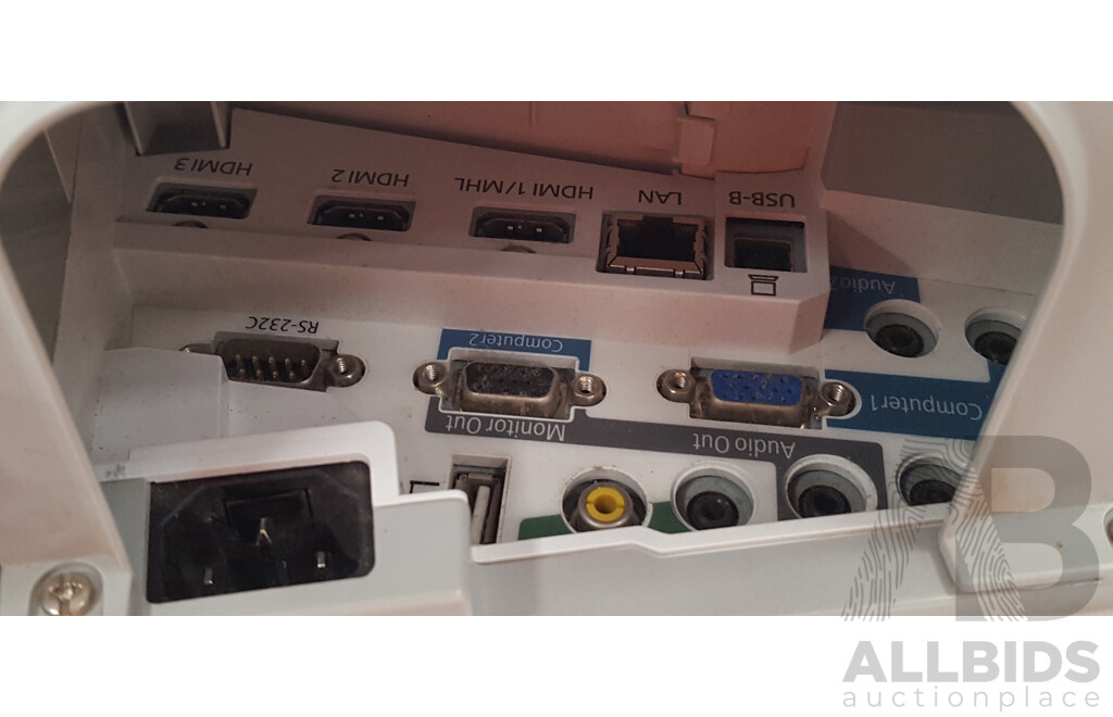 Epson (EB-685W) WXGA 3LCD Projector