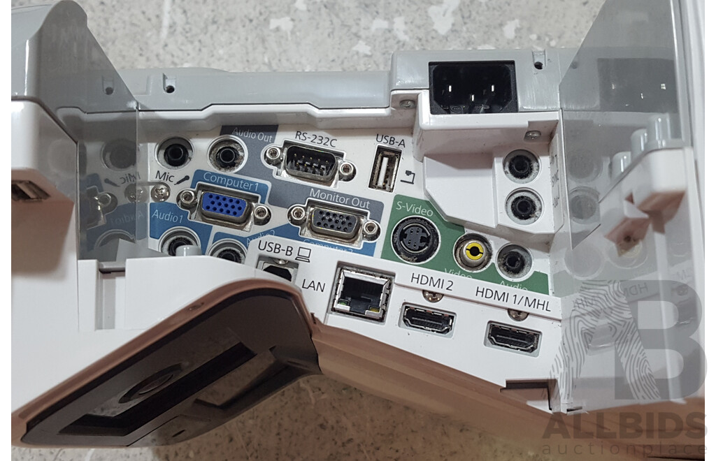 Epson (EB-575Wi) WXGA 3LCD Projector