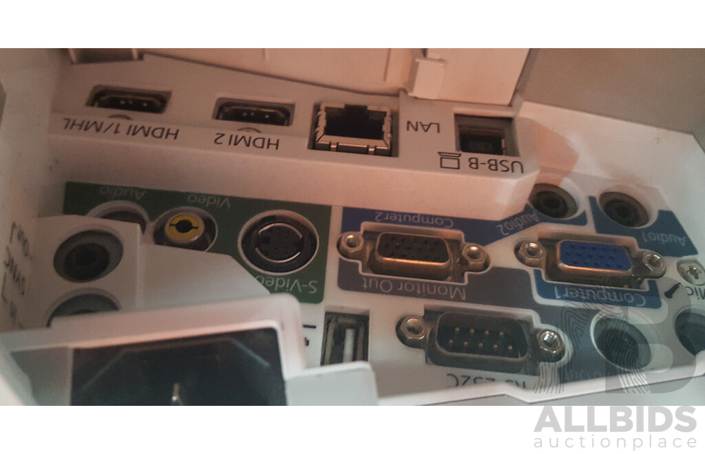 Epson (EB-585Wi) WXGA 3LCD Projector