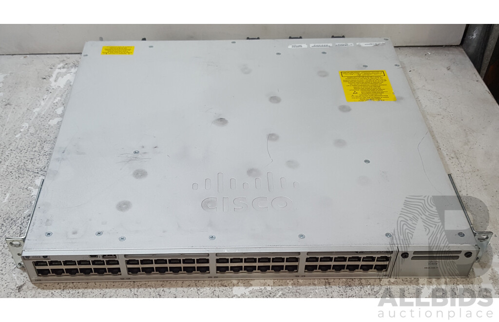 Cisco (C9300-48P-E) Catalyst 9300 48 PoE+ 48-Port Gigabit Switch
