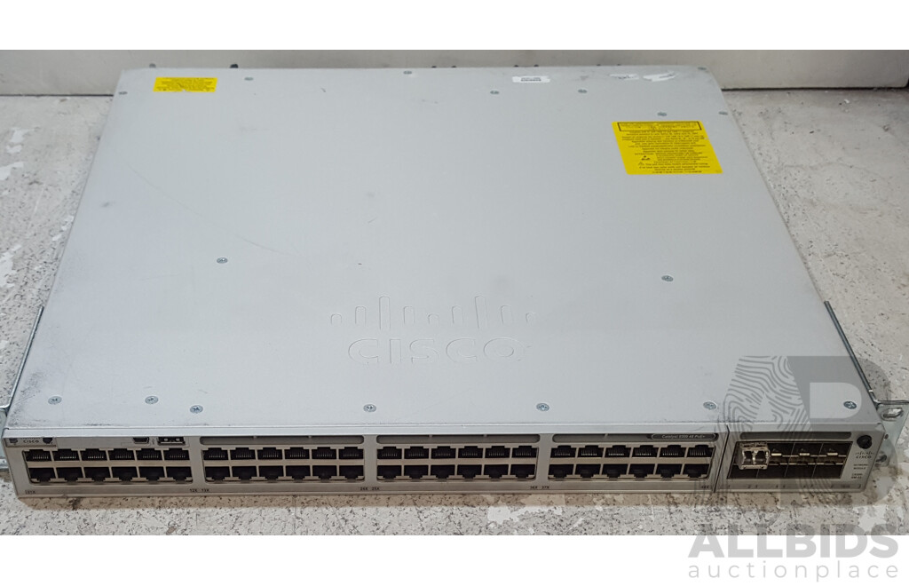 Cisco (C9300-48P-E) Catalyst 9300 48 PoE+ 48-Port Gigabit Switch