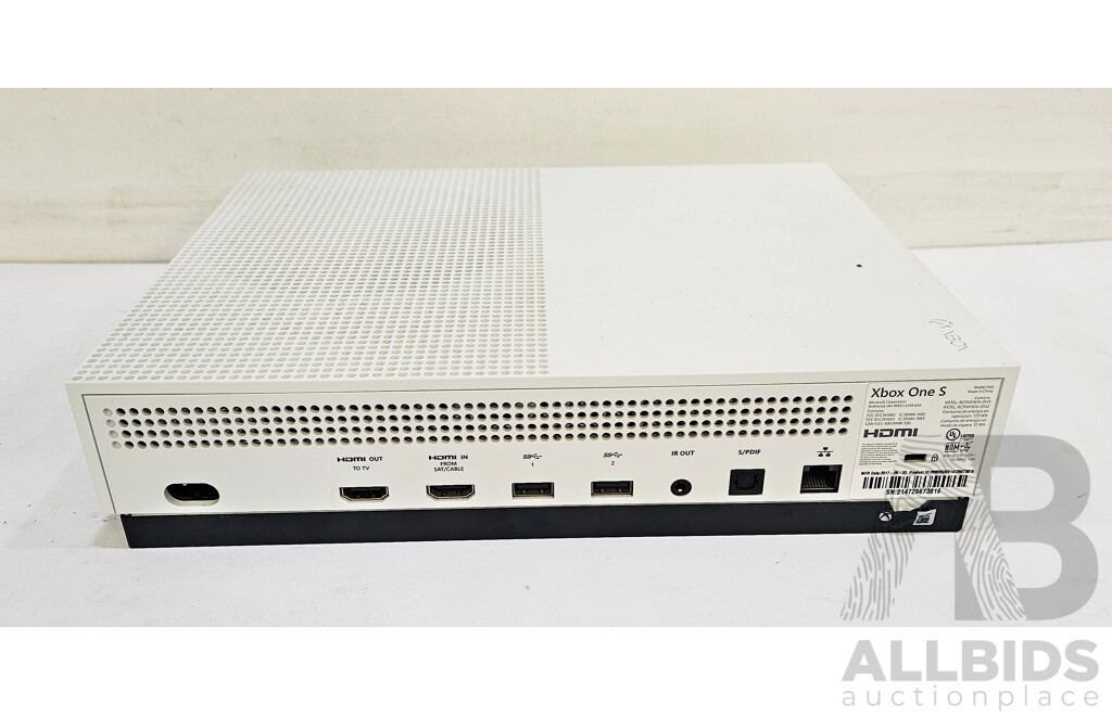 Microsoft (1681) Xbox One S Console W/ Controller