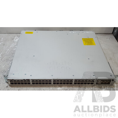 Cisco (C9300-48P-E) Catalyst 9300 48 PoE+ 48-Port Gigabit Switch