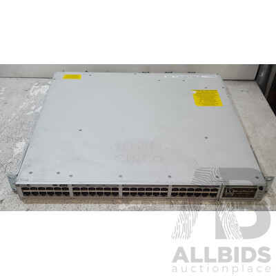 Cisco (C9300-48P-E) Catalyst 9300 48 PoE+ 48-Port Gigabit Switch