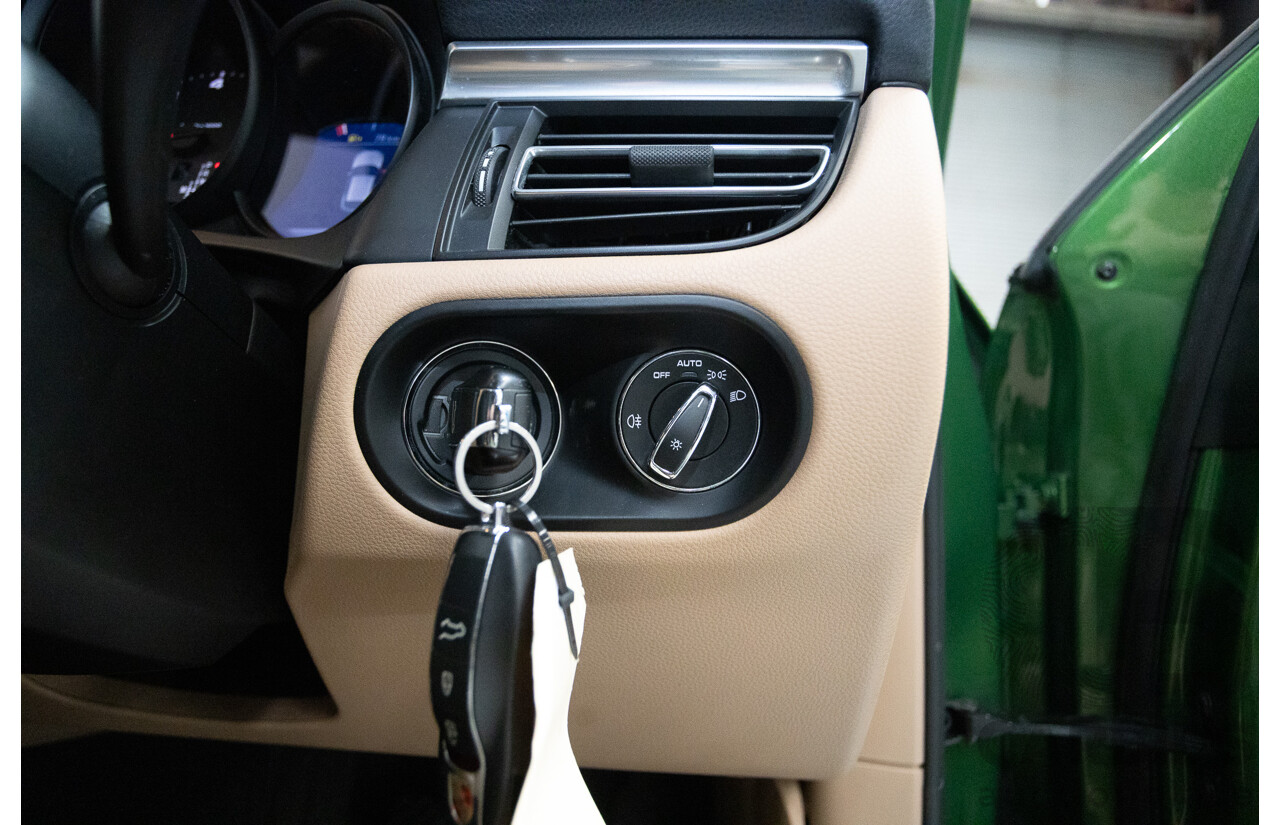 6/2019 Porsche Macan (AWD) 95B MY19 4D Wagon Mamba Green Metallic Turbo 2.0L