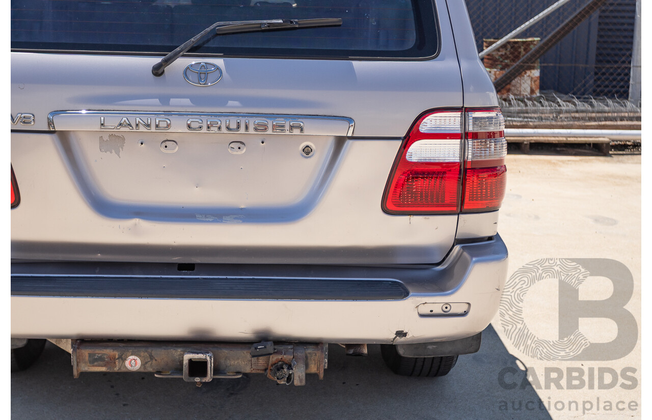 10/2002 Toyota Landcruiser GXL (4x4) FZJ105R 4D Warm Silver Metallic V8 4.7L - 8 Seater