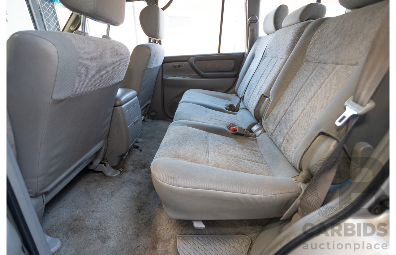 10/2002 Toyota Landcruiser GXL (4x4) FZJ105R 4D Warm Silver Metallic V8 4.7L - 8 Seater