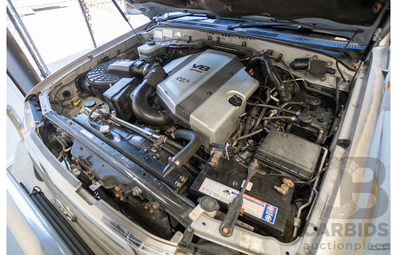 10/2002 Toyota Landcruiser GXL (4x4) FZJ105R 4D Warm Silver Metallic V8 4.7L - 8 Seater