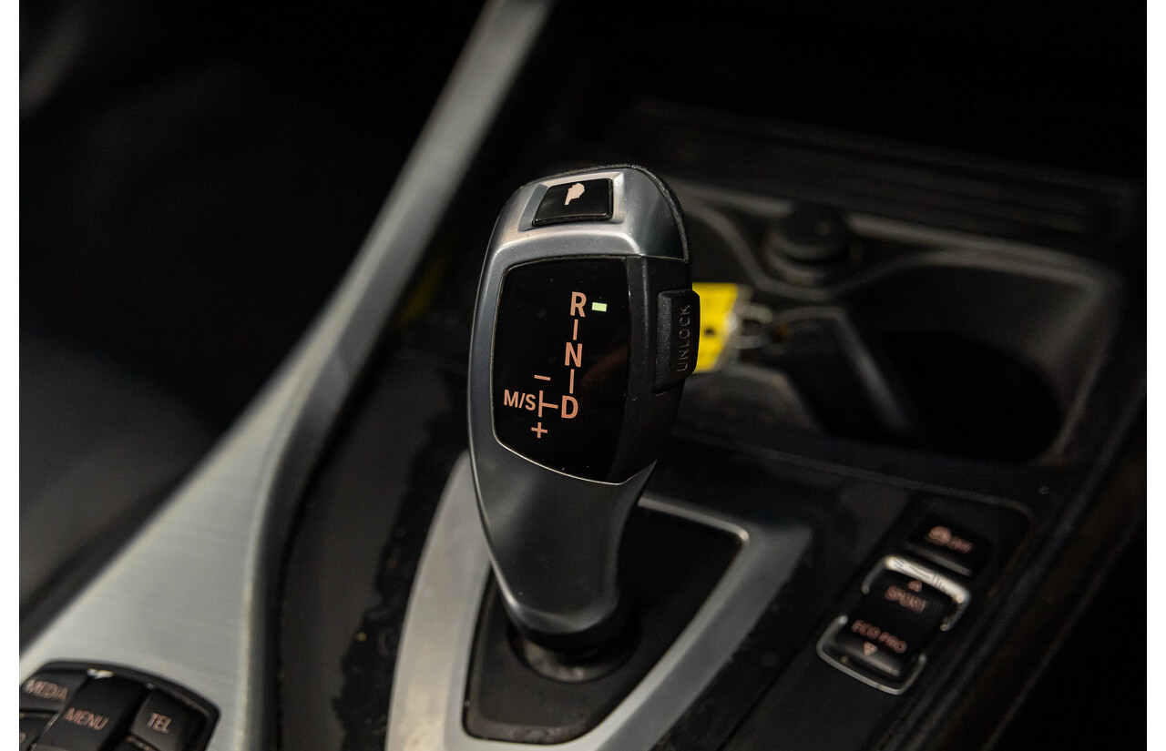 02/2015 BMW 116i Sport (RWD) F20 MY15 5d Hatchback Mineral White Metallic Turbo 1.6L