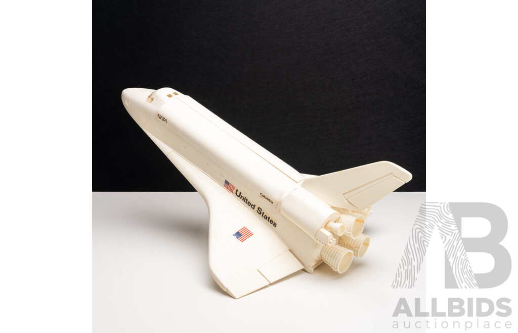 Vintage Revell Scale Model F the Challenger Space Craft, 979