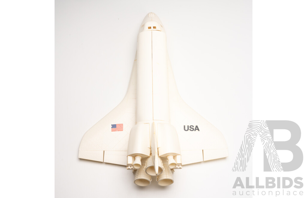 Vintage Revell Scale Model F the Challenger Space Craft, 979