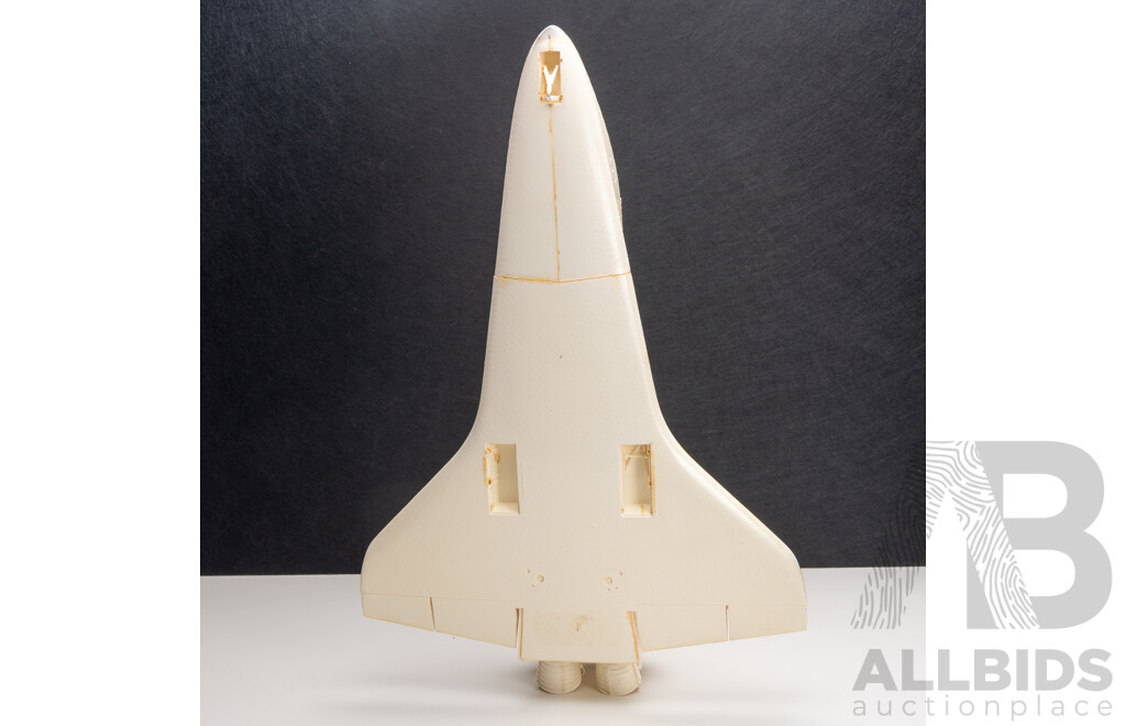 Vintage Revell Scale Model F the Challenger Space Craft, 979