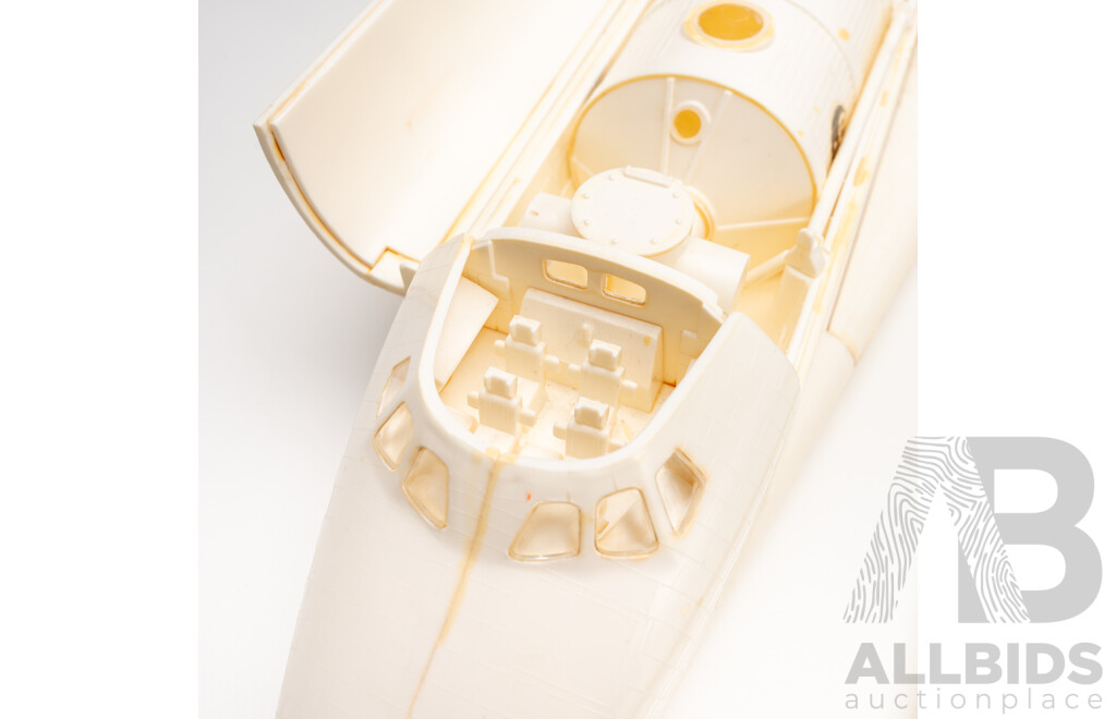 Vintage Revell Scale Model F the Challenger Space Craft, 979