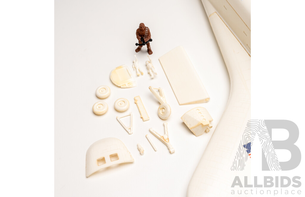 Vintage Revell Scale Model F the Challenger Space Craft, 979