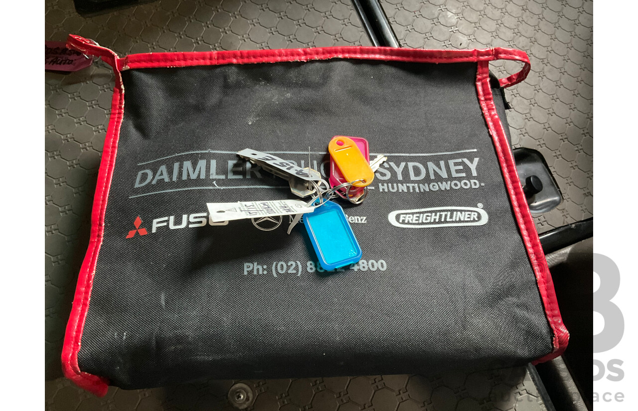 10/2015 Mitsubishi Rosa BE600 18 Seater 3d White Turbo Diesel 4.9L - Custom Wheelchair Lift