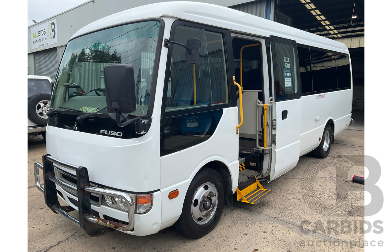 10/2015 Mitsubishi Rosa BE600 18 Seater 3d White Turbo Diesel 4.9L - Custom Wheelchair Lift