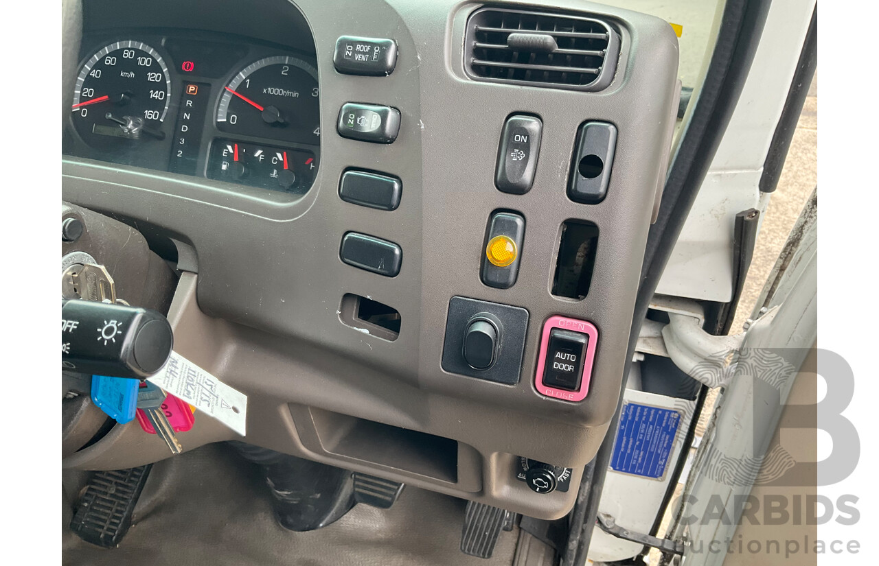 10/2015 Mitsubishi Rosa BE600 18 Seater 3d White Turbo Diesel 4.9L - Custom Wheelchair Lift