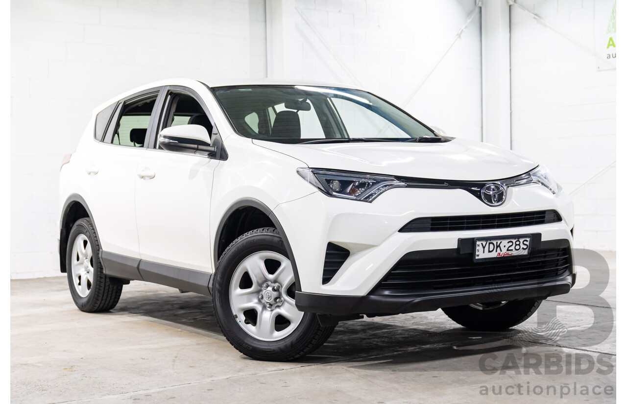 01/2016 Toyota RAV4 GX (FWD) ZSA42R MY16 4d Wagon Glacier White 2.0L