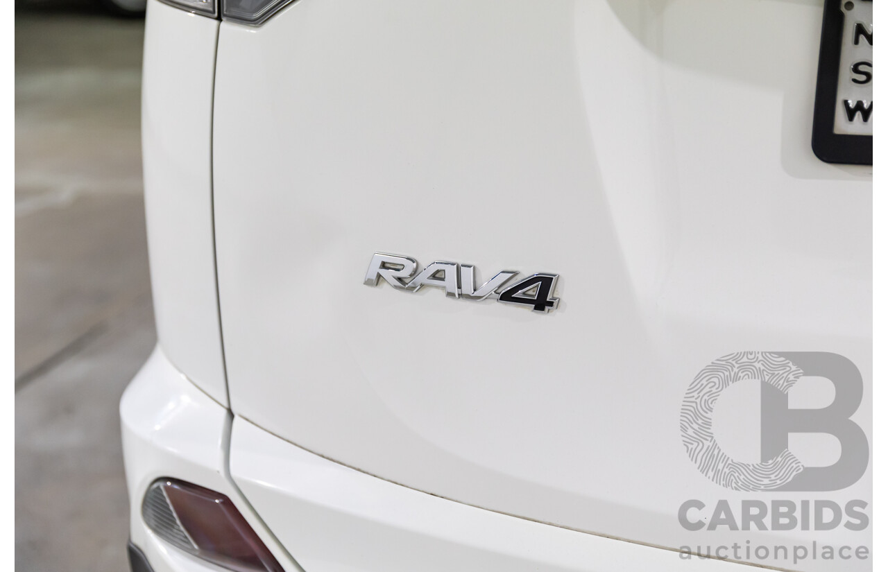 01/2016 Toyota RAV4 GX (FWD) ZSA42R MY16 4d Wagon Glacier White 2.0L