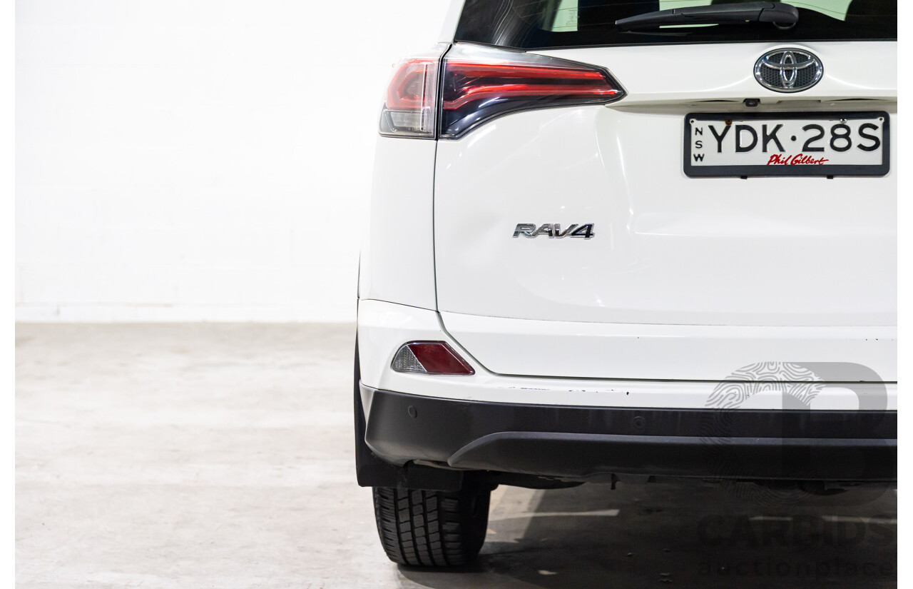 01/2016 Toyota RAV4 GX (FWD) ZSA42R MY16 4d Wagon Glacier White 2.0L