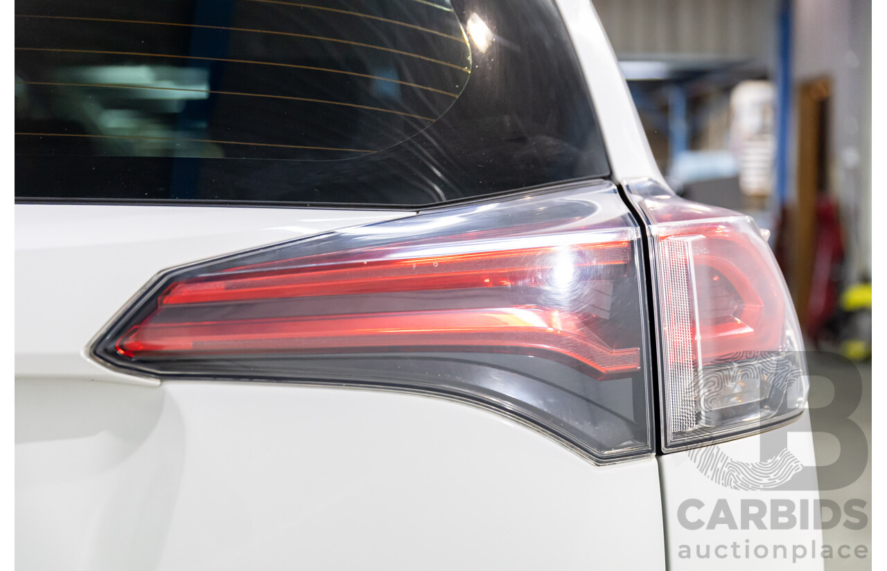 01/2016 Toyota RAV4 GX (FWD) ZSA42R MY16 4d Wagon Glacier White 2.0L