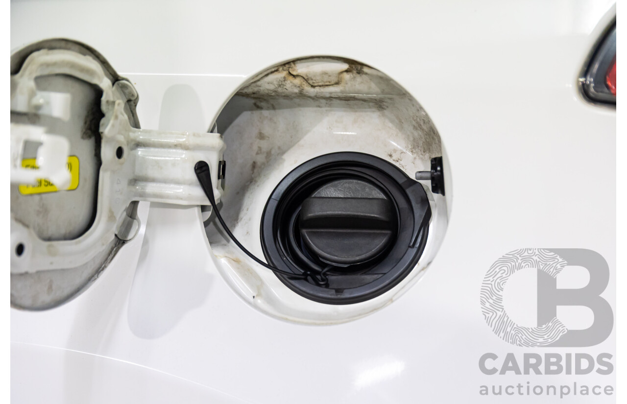 01/2016 Toyota RAV4 GX (FWD) ZSA42R MY16 4d Wagon Glacier White 2.0L