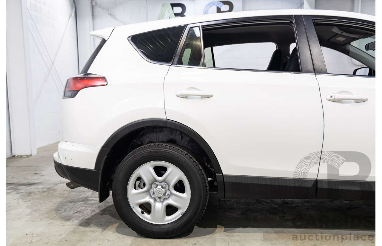 01/2016 Toyota RAV4 GX (FWD) ZSA42R MY16 4d Wagon Glacier White 2.0L
