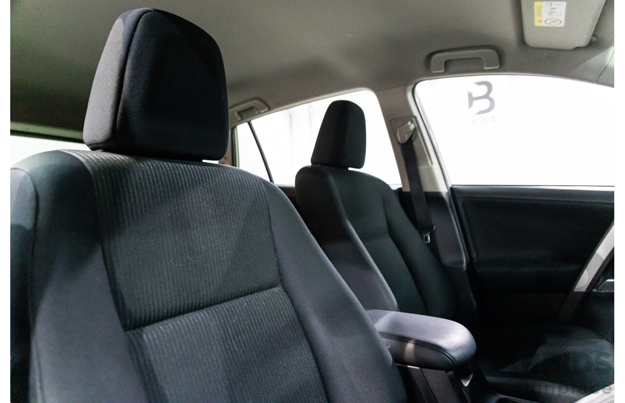 01/2016 Toyota RAV4 GX (FWD) ZSA42R MY16 4d Wagon Glacier White 2.0L