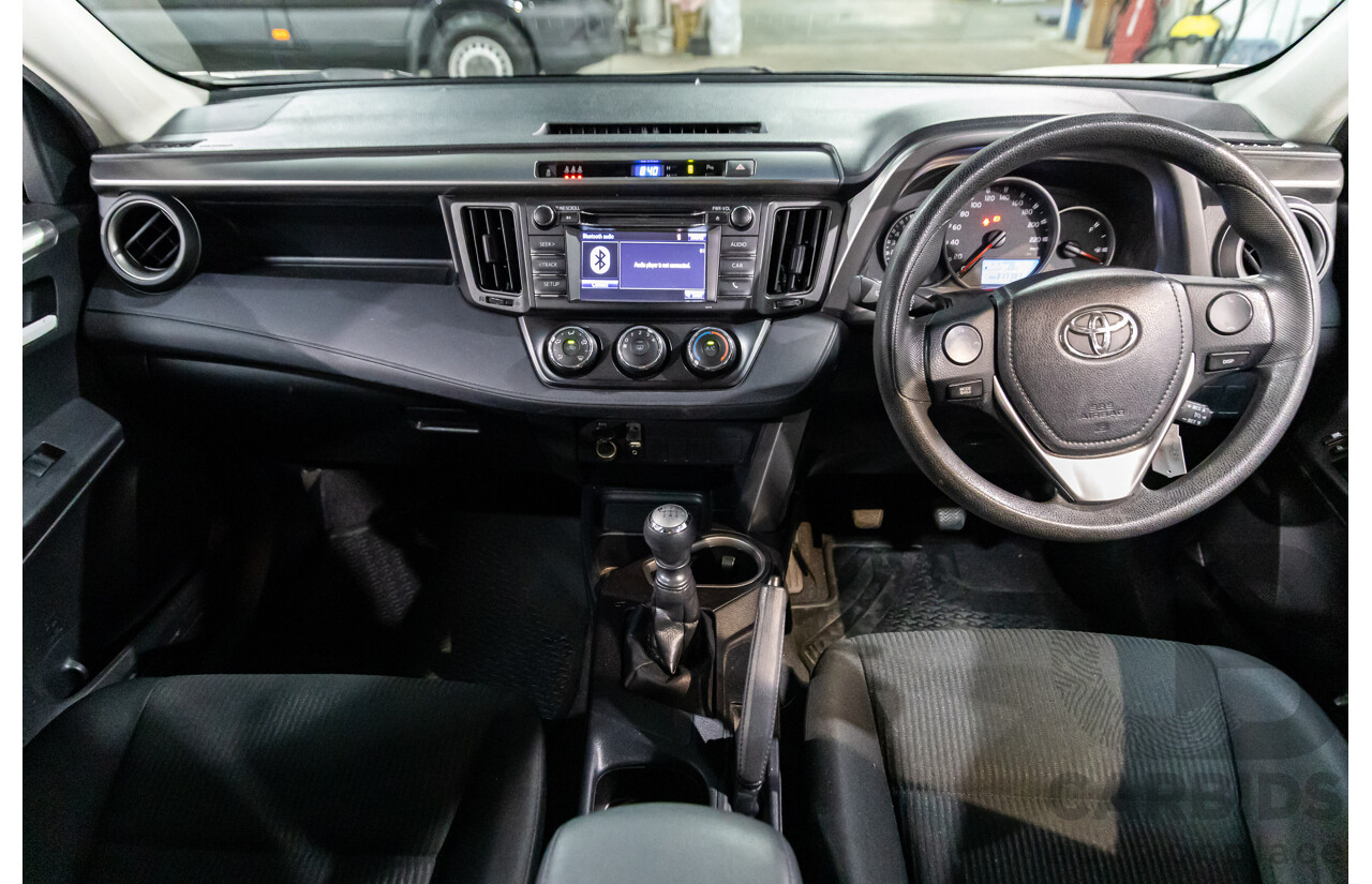 01/2016 Toyota RAV4 GX (FWD) ZSA42R MY16 4d Wagon Glacier White 2.0L