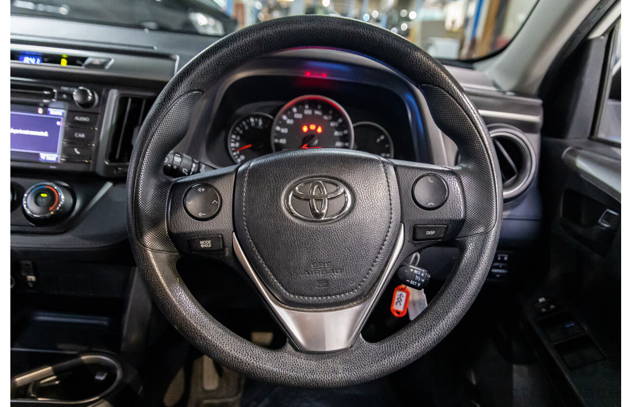 01/2016 Toyota RAV4 GX (FWD) ZSA42R MY16 4d Wagon Glacier White 2.0L