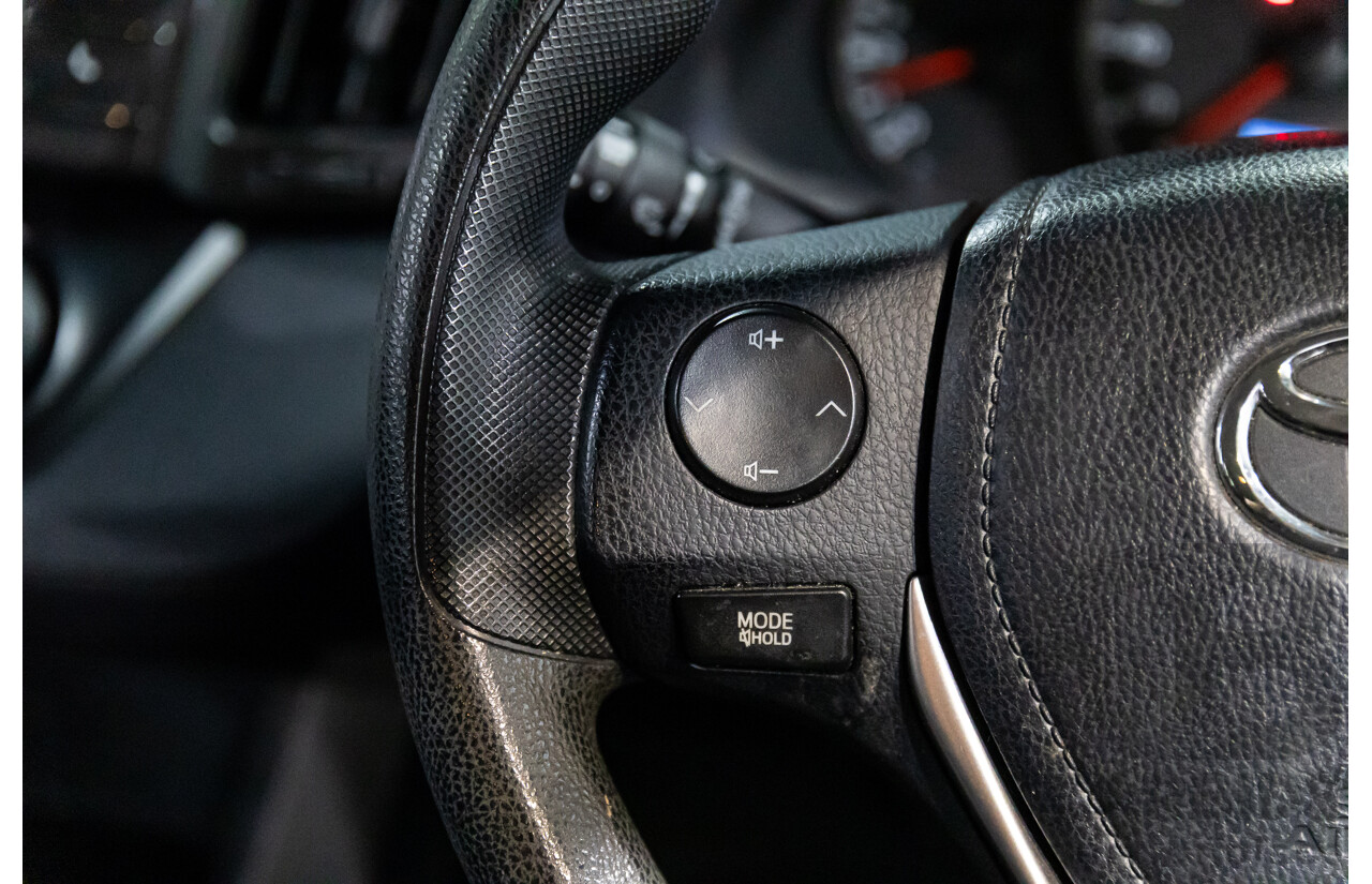 01/2016 Toyota RAV4 GX (FWD) ZSA42R MY16 4d Wagon Glacier White 2.0L