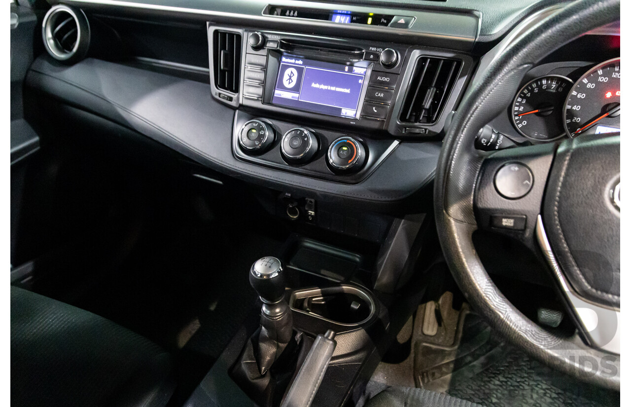 01/2016 Toyota RAV4 GX (FWD) ZSA42R MY16 4d Wagon Glacier White 2.0L