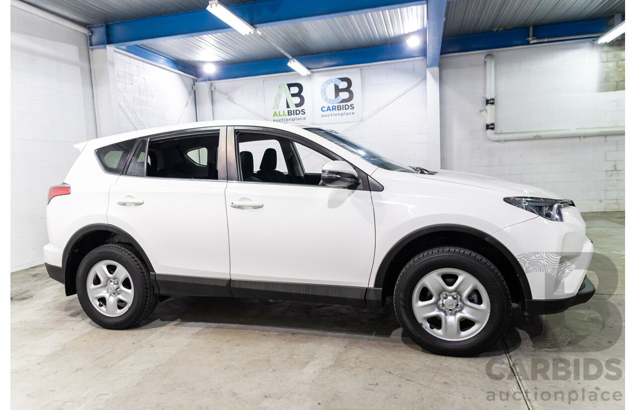 01/2016 Toyota RAV4 GX (FWD) ZSA42R MY16 4d Wagon Glacier White 2.0L