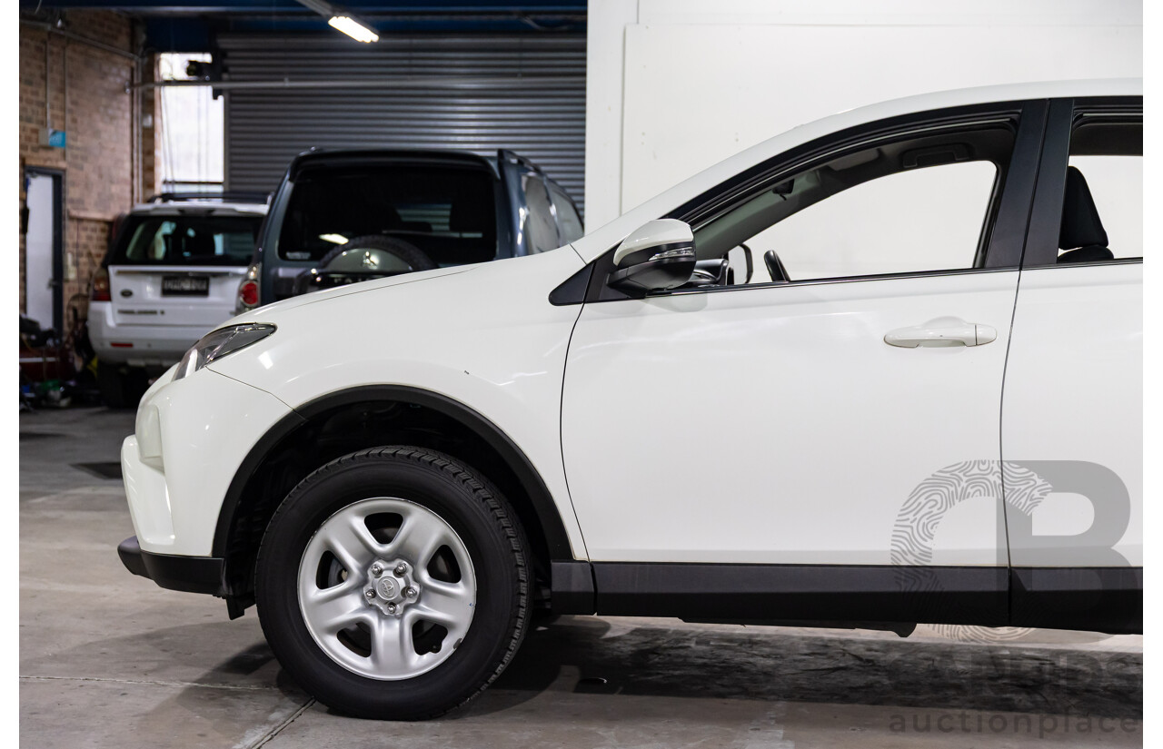 01/2016 Toyota RAV4 GX (FWD) ZSA42R MY16 4d Wagon Glacier White 2.0L