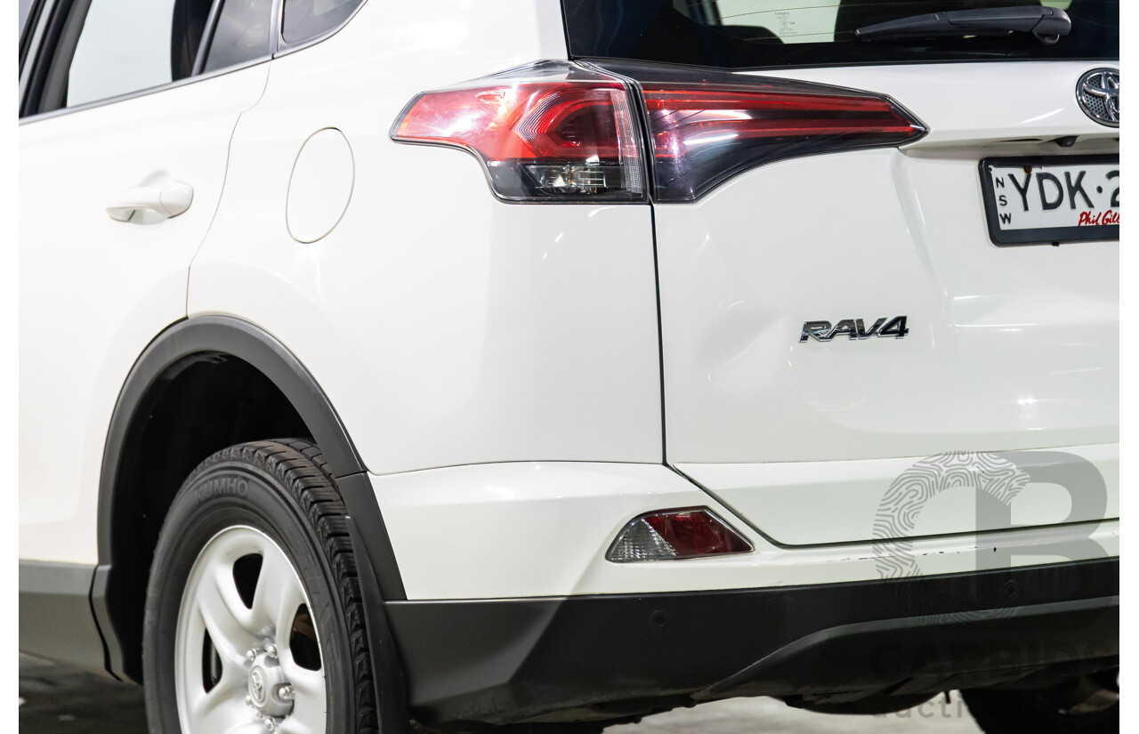 01/2016 Toyota RAV4 GX (FWD) ZSA42R MY16 4d Wagon Glacier White 2.0L