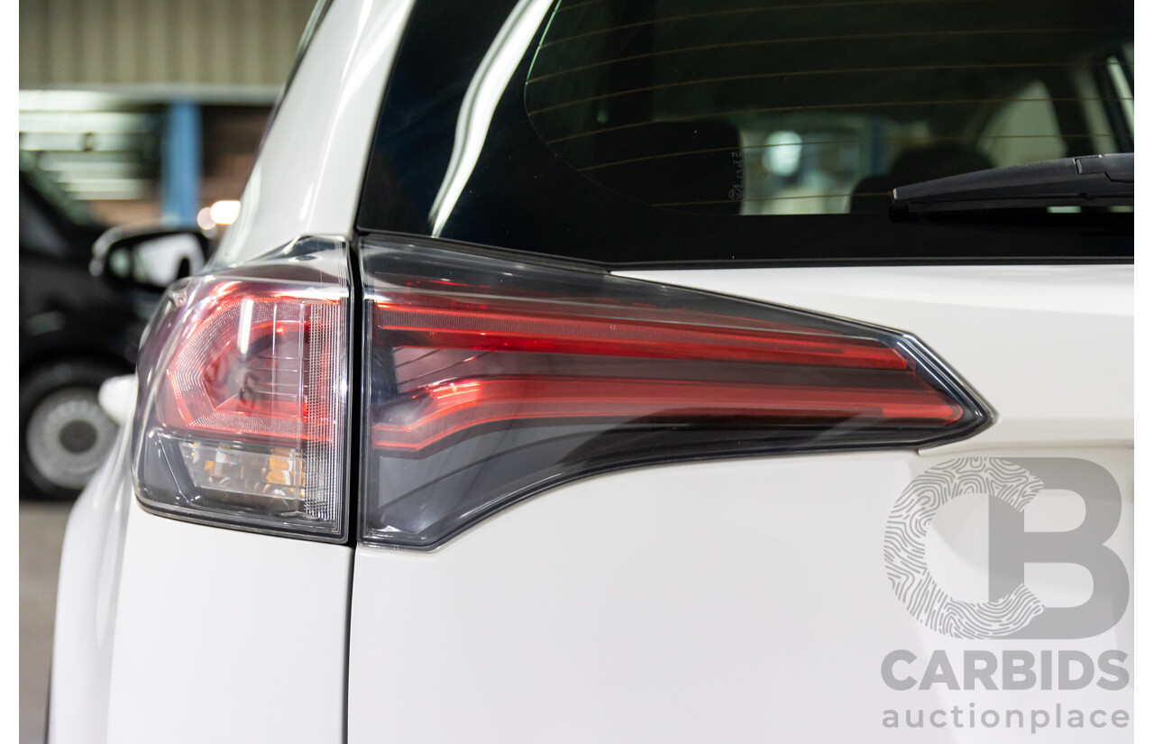 01/2016 Toyota RAV4 GX (FWD) ZSA42R MY16 4d Wagon Glacier White 2.0L