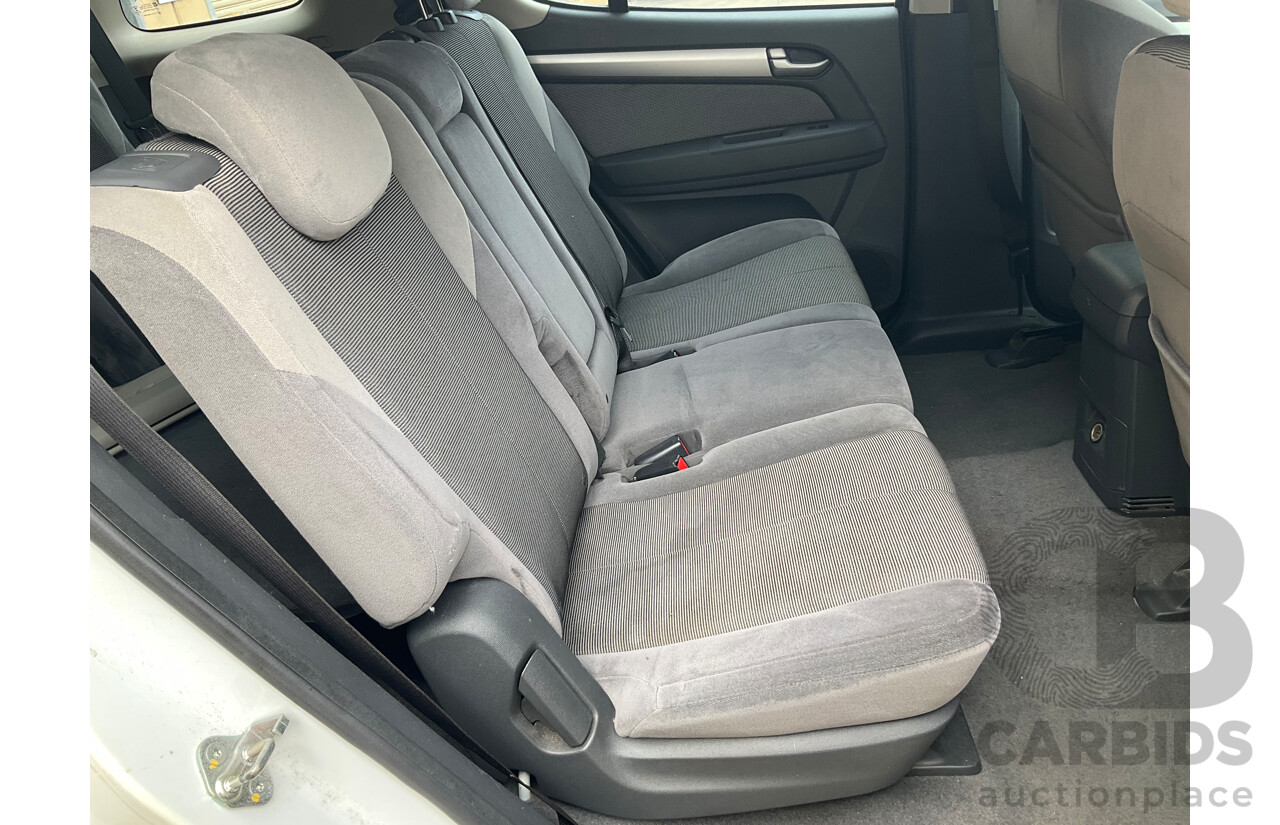 12/2012 Holden Colorado 7 LT (4x4) RG 4d Wagon Summit White Turbo Diesel 2.8L - 7 Seater