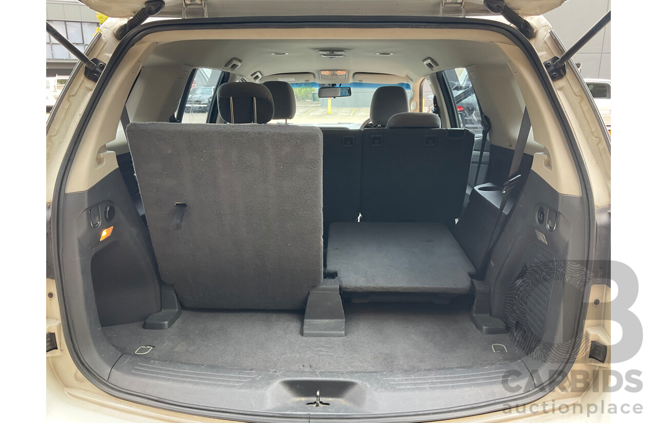 12/2012 Holden Colorado 7 LT (4x4) RG 4d Wagon Summit White Turbo Diesel 2.8L - 7 Seater