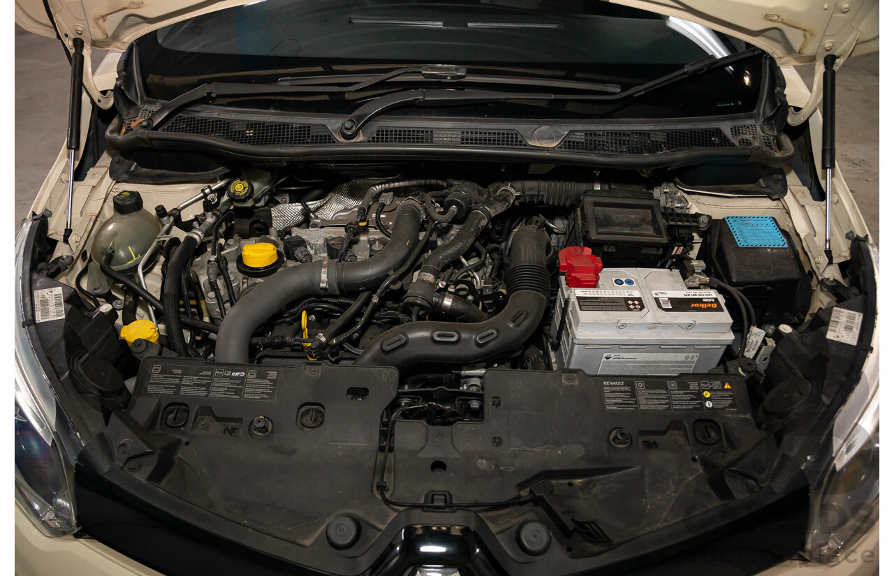 1/2015 Renault Captur Dynamique (FWD) J87 4d Wagon Ivory White / Black Roof Turbo 1.2L