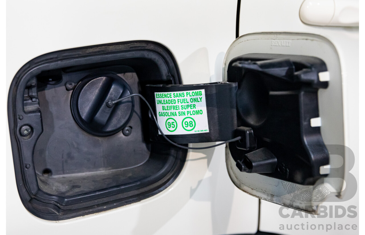 1/2015 Renault Captur Dynamique (FWD) J87 4d Wagon Ivory White / Black Roof Turbo 1.2L