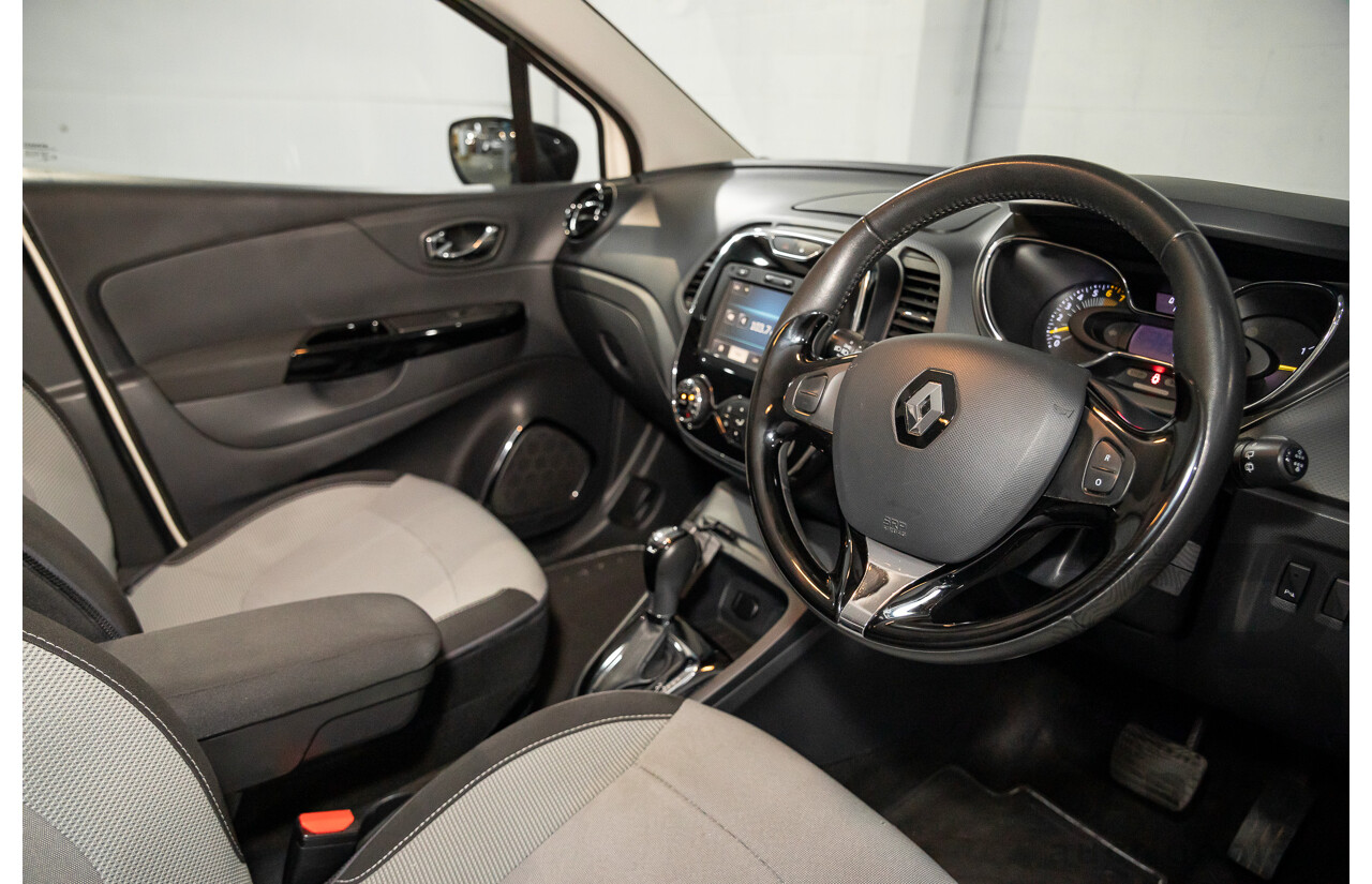 1/2015 Renault Captur Dynamique (FWD) J87 4d Wagon Ivory White / Black Roof Turbo 1.2L