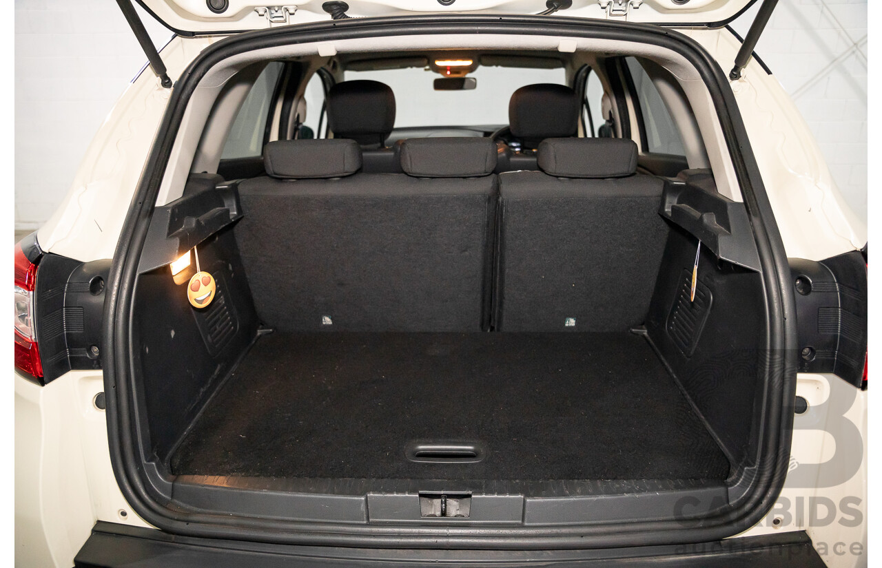 1/2015 Renault Captur Dynamique (FWD) J87 4d Wagon Ivory White / Black Roof Turbo 1.2L