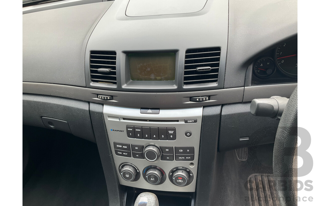 6/2008 Holden Commodore Omega VE MY09 4d Sedan Impulse Blue V6 3.6L