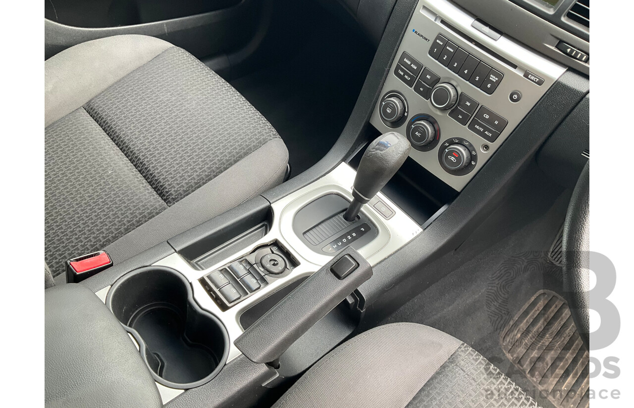 6/2008 Holden Commodore Omega VE MY09 4d Sedan Impulse Blue V6 3.6L